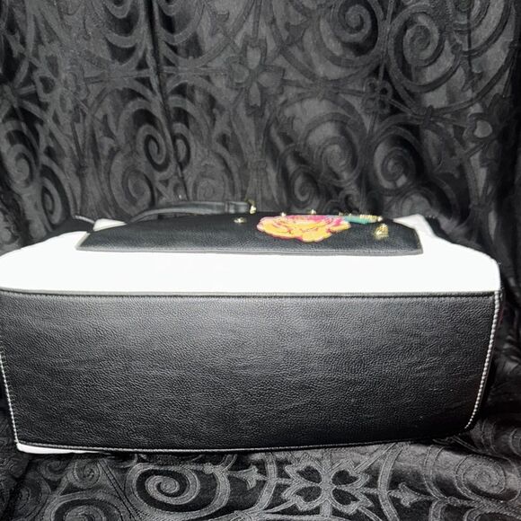 betsy Johnson, hummingbird butterfly  Quilted Tote Bag with removable pouch - Picture 5 of 15